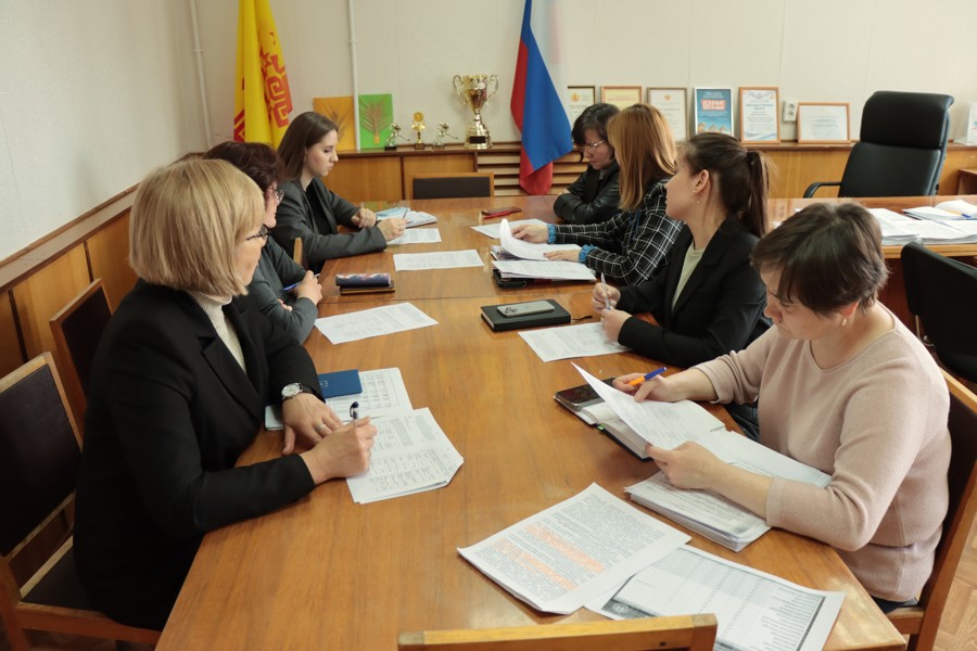 Прошло очередное совместное заседание Межведомственной комиссии по вопросам своевременности и полноты выплаты заработной платы, снижения неформальной занятости при главе Ядринского муниципального округа и рабочей группы Межведомственной комиссии по вопросам противодействия нелегальной занятости, своевременности и полноты выплаты заработной платы в Ядринском муниципальном округе