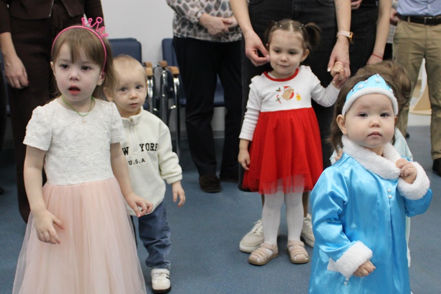 Новогодний утренник для малышей