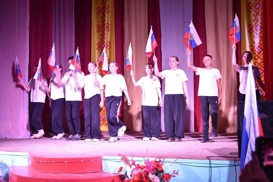 Единство культур и поколений: в Айбечском СДК прошёл концерт в поддержку проекта «Шаг в мирную жизнь»