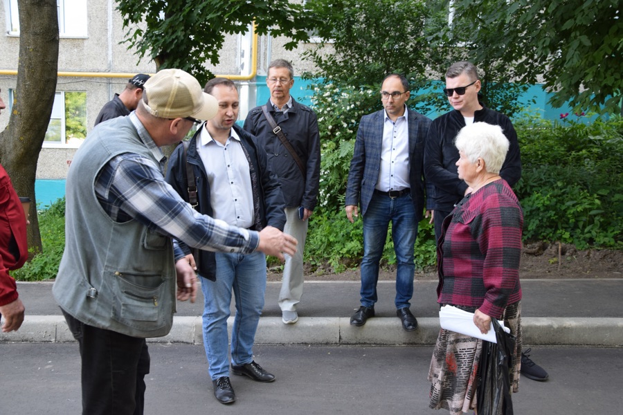 В Чебоксарах проводится обход территории на предмет благоустройства