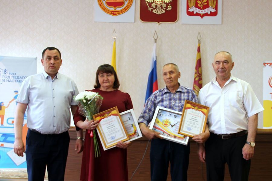 В Моргаушском муниципальном округе Исполнительный директор Совета Александр Кузнецов провел образовательный семинар-совещание со старостами