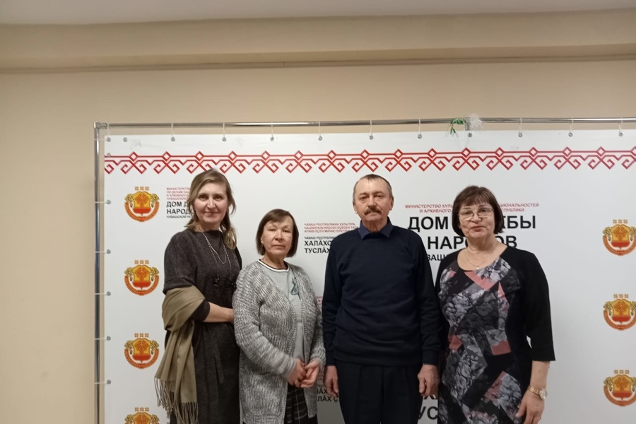 Работники культуры Алатырского муниципального округа приняли участие в семинаре-практикуме руководителей фольклорных коллективов