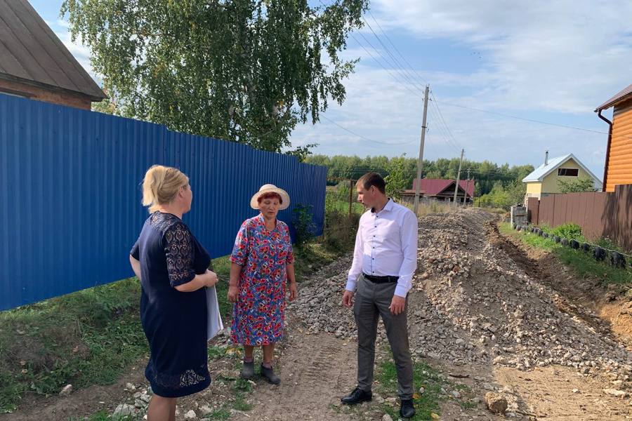 Глава Красноармейского муниципального округа Павел Семенов ознакомился с ремонтными работами в деревне Чадукасы