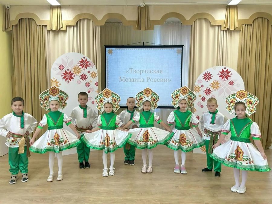 Чебоксарские школьники и дошкольники отметили День языков народов России масштабными просветительскими акциями
