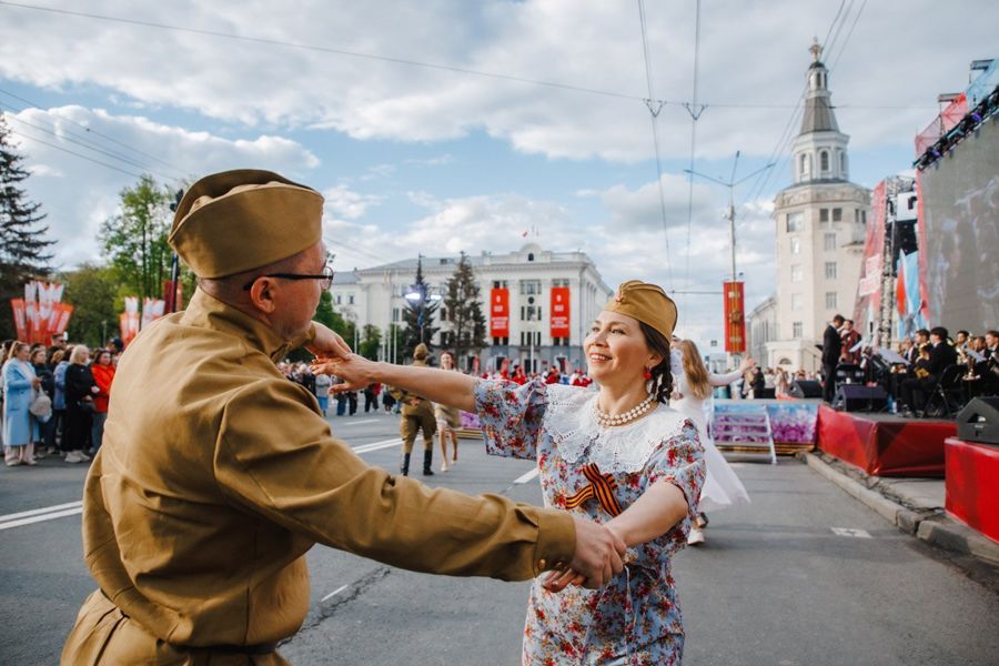 В День Победы станцуют вальс на Красной площади в Чебоксарах