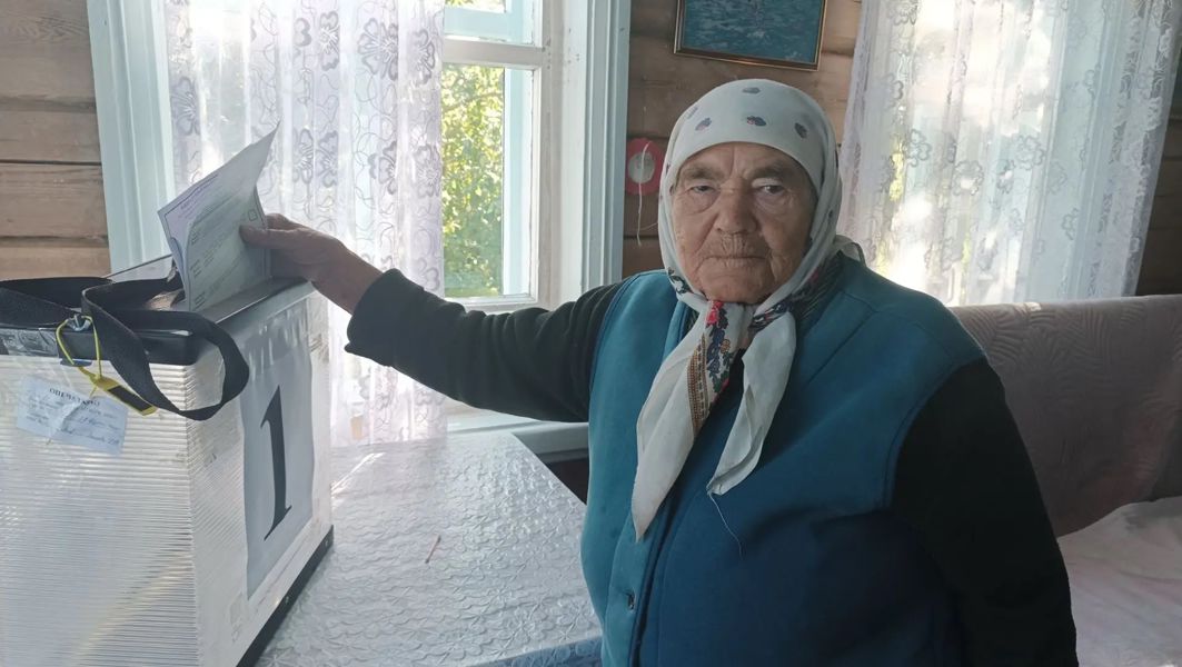 Мудрость поколений: старшее поколение делает свой выбор