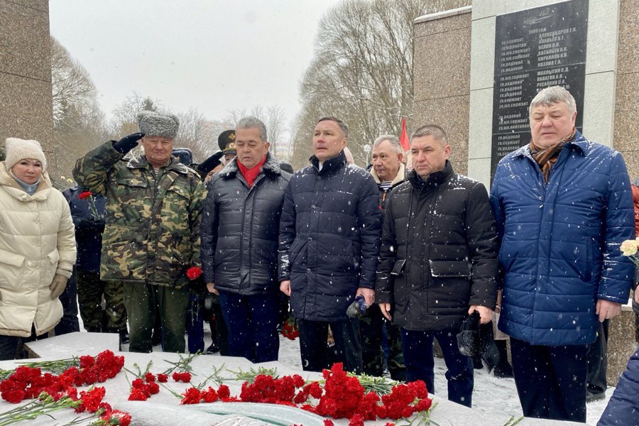 В Чебоксарах почтили память воинов-интернационалистов