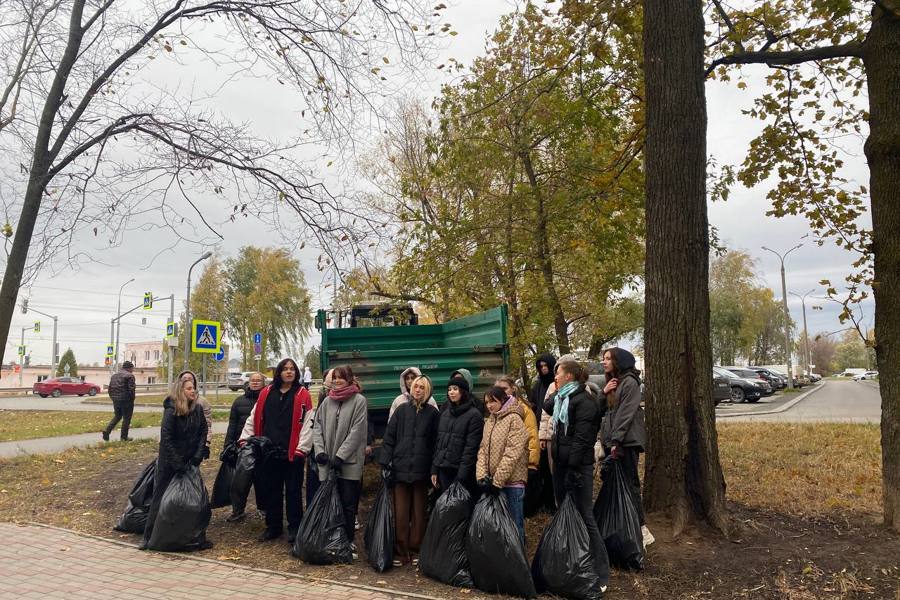 Ленинский район: молодежные субботники стали традиционными