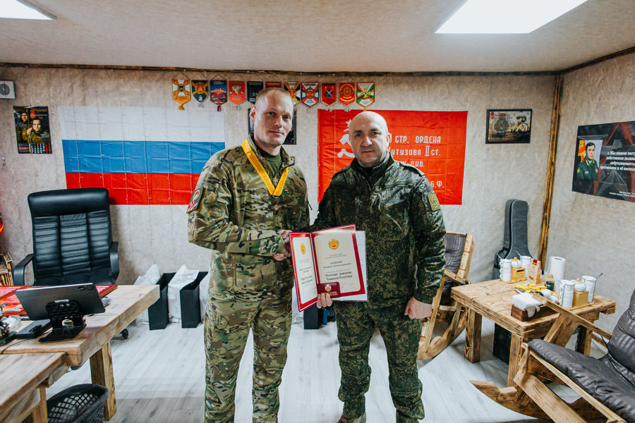 Знак «Почётный гражданин Чувашской Республики» вручили Герою России в зоне СВО