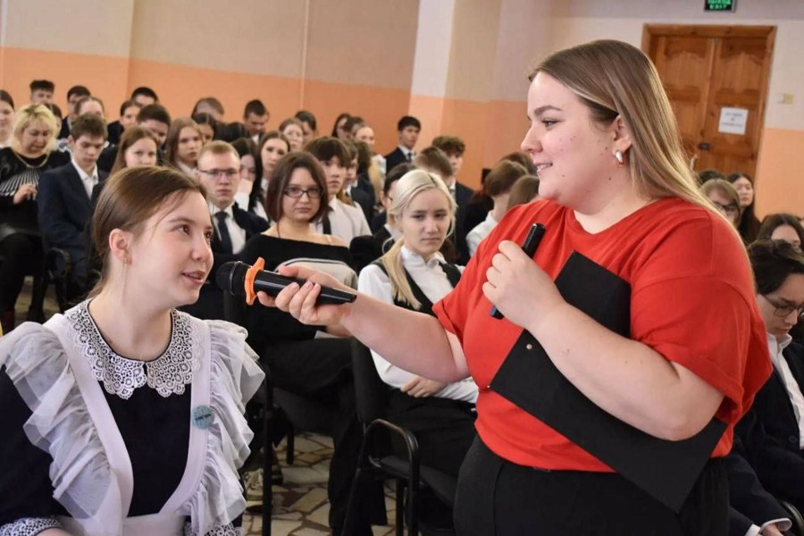 В Чебоксарах запустили важный диалог — серию открытых встреч с молодежью Чебоксар