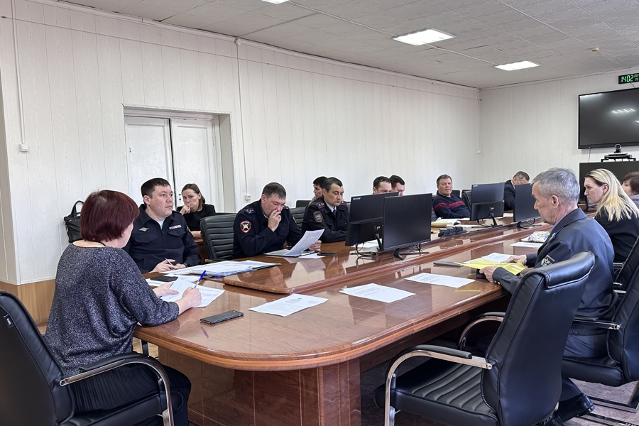 В округе состоялось заседание комиссии по обеспечению безопасности дорожного движения