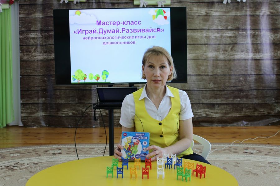 Педагоги Цивильского округа удостоены поощрения Главы Чувашской Республики