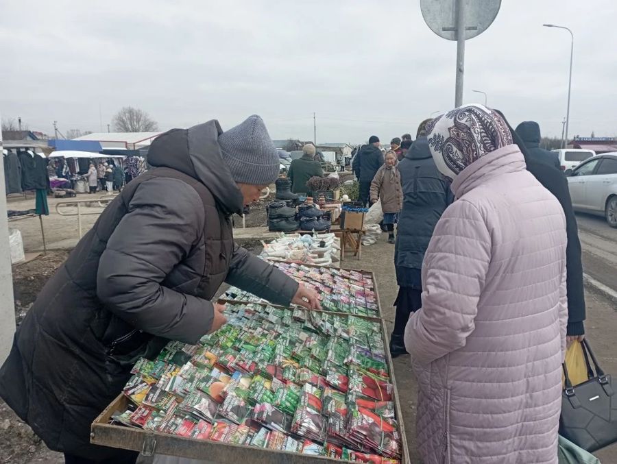 В Яльчикском округе продолжается сельскохозяйственная ярмарка «Весна-2026»