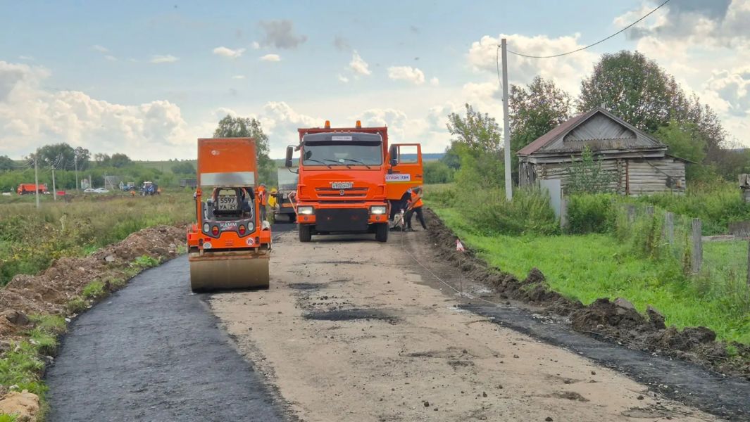 В Янтиковском округе продолжается комплексный ремонт дорог