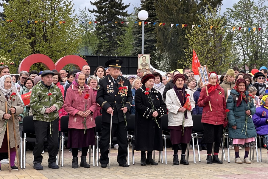 В Янтиковском округе отмечают 80-ую годовщину Победы в Великой Отечественной войне