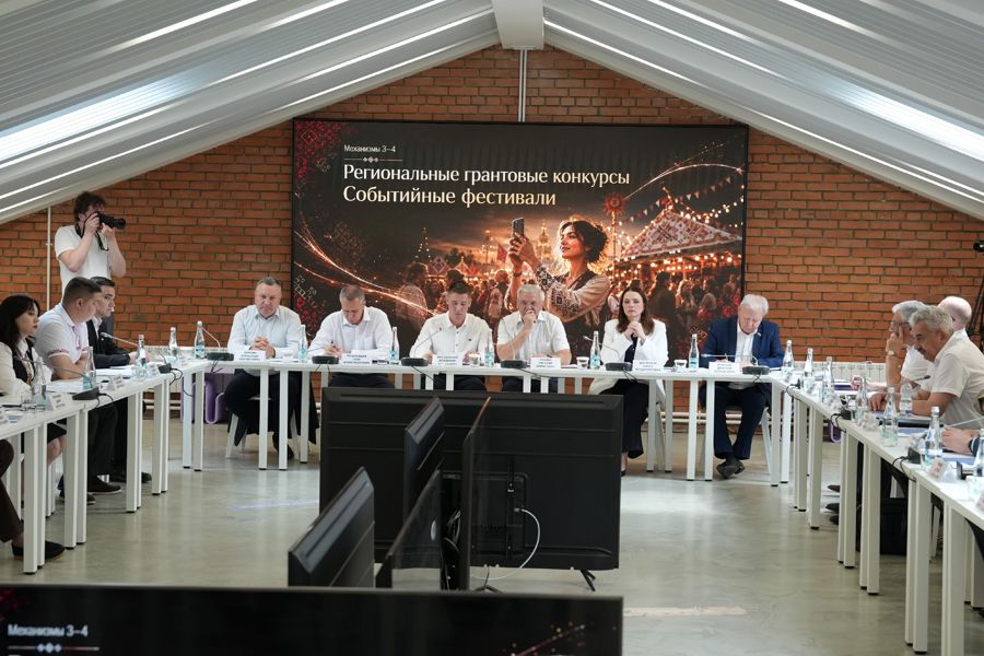 Леонид Черкесов: Этнокультурная идентичность и творческий потенциал молодёжи — это ключевые точки роста и для Чувашии, и для всего Приволжья