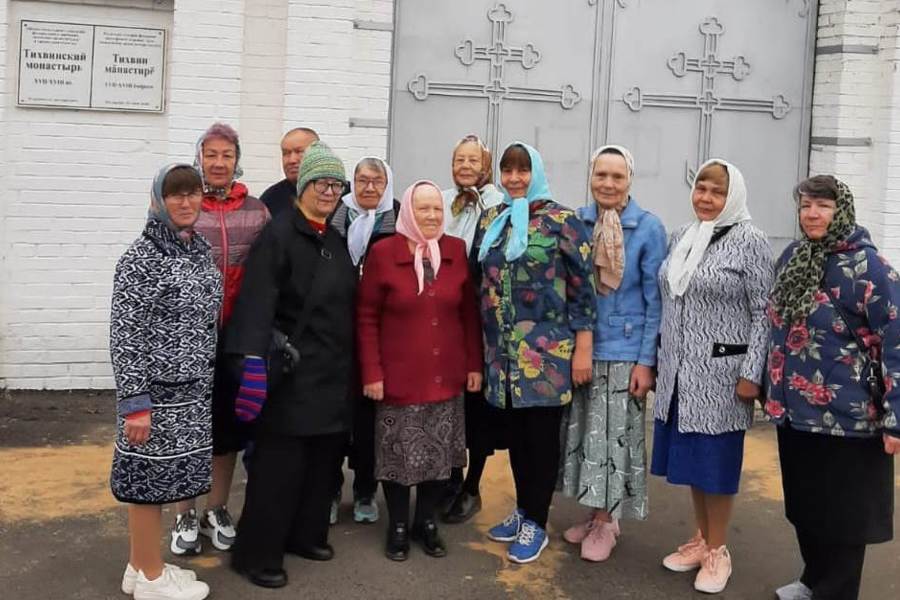 Депутат организовал поездку для жителей Первомайского округа в Тихвинский Богородицкий женский монастырь