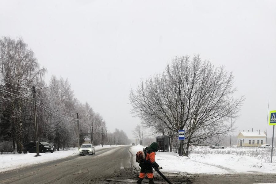 АО «Дорэкс» продолжает работы по ямочному ремонту городских дорог в Чебоксарах