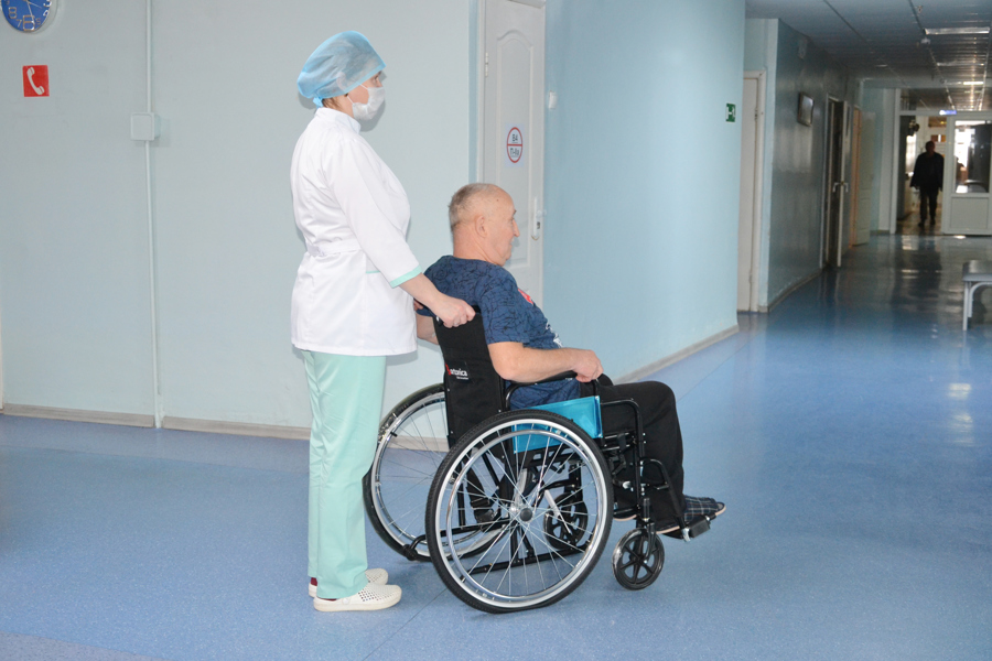В ГКБ №1 поступило более 40 единиц медицинской техники для транспортировки маломобильных пациентов