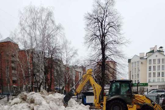 Работники жилищно-коммунального хозяйства г. Чебоксары приступили к ворошению снега
