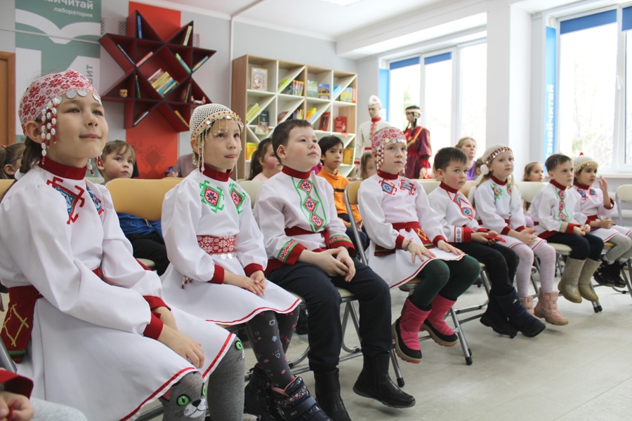В Лаборатории детского и подросткового чтения #ЗнайЧитай состоялась карусель чувашских игр