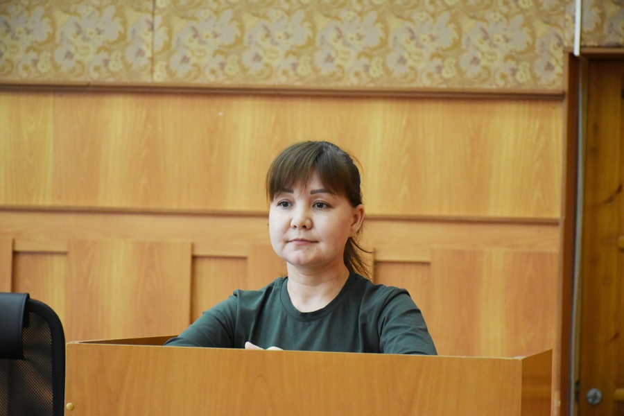 О ходе весенних полевых работ на еженедельном совещании доложила начальник отдела сельского хозяйства и экологии Марта Кваскова