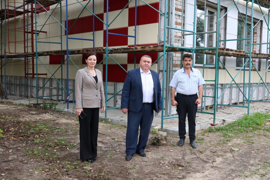 В Новомуратской школе продолжается капитальный ремонт