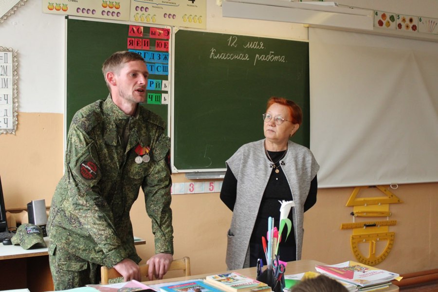 Сегодня в рамках «Разговора о важном» в Кувакинской школе прошла встреча с участником СВО