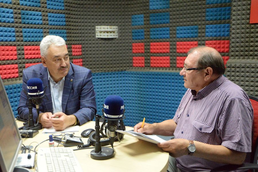 Поздравление Председателя Госсовета Чувашии Леонида Черкесова с Днем радио