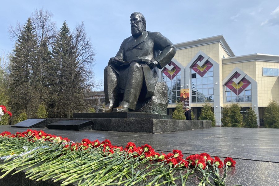 Олег Николаев: «Чувашский язык — это душа народа и основа его будущего»