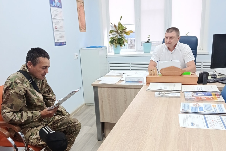 Шемуршинский кадровый центр: успешное трудоустройство социально уязвимых групп населения.