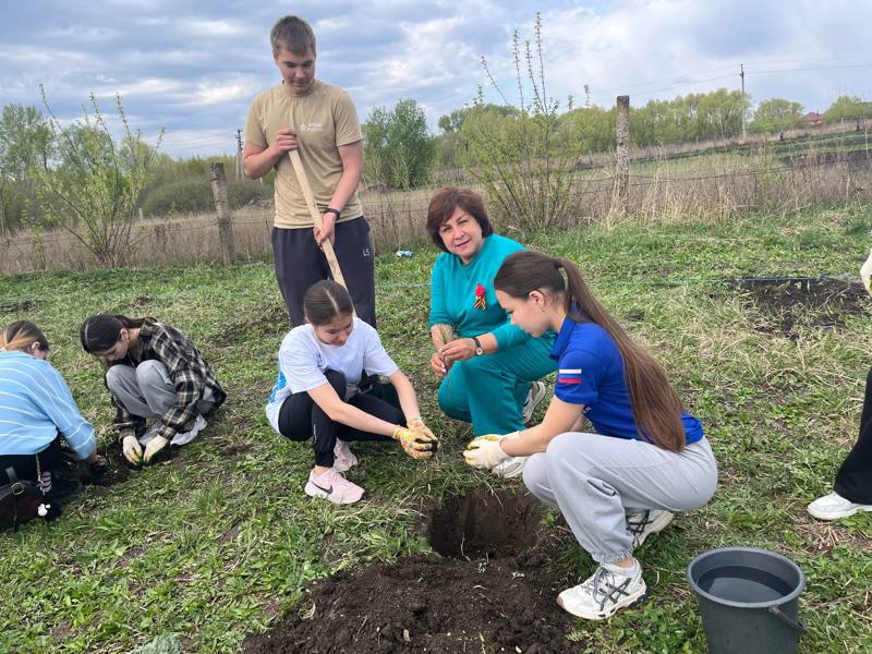 Обучающиеся Яльчикской средней школы присоединились к международной акции «Сад памяти»