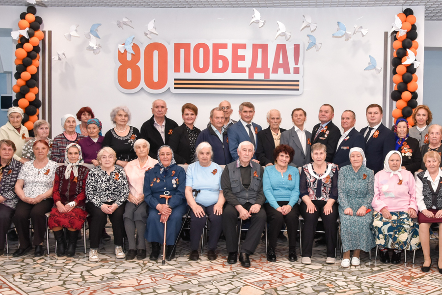 Чувашия помнит своих героев: в преддверии 80-летия Победы Олег Николаев встретился с тружениками тыла и «детьми войны»