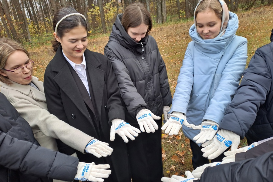 Ученики МБОУ «Гимназия №1» г. Ядрина приняли участие в акции «Живи, лес!»