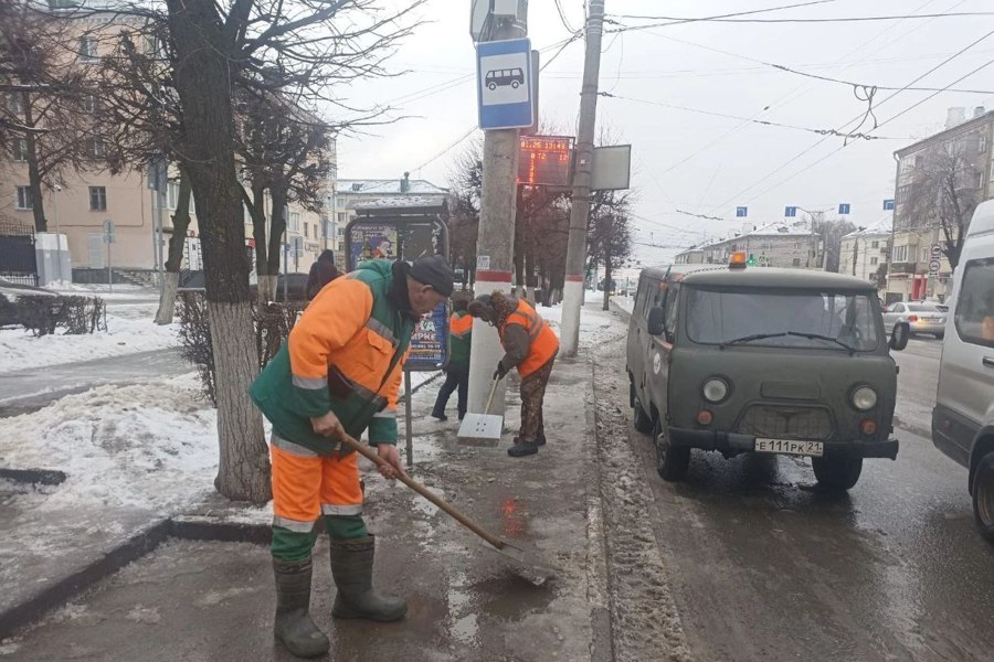 АО «Дорэкс» продолжает работы по зимнему содержанию дорог города