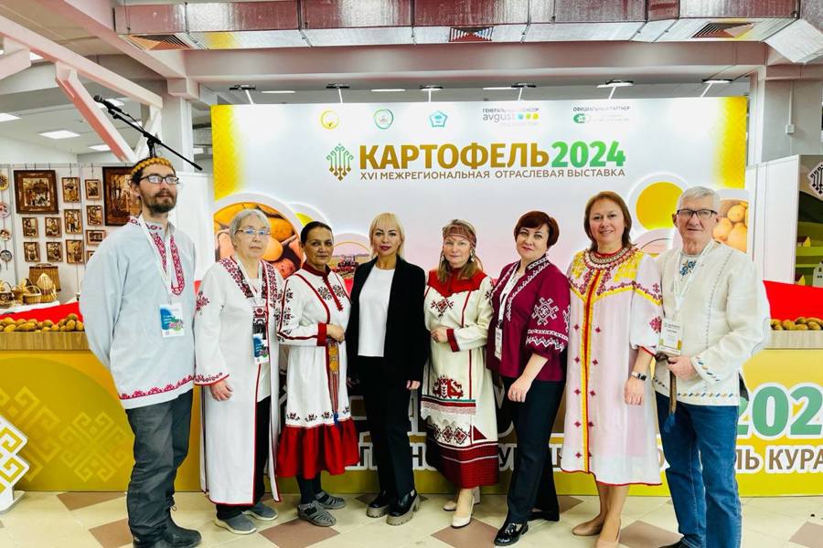 Чувашские мастера народных художественных промыслов приняли участие в выставке «Картофель -2024»