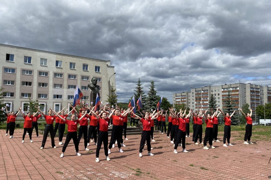 В Чувашии стартовала Всероссийская акция «Танцевальный флешмоб ко Дню России»