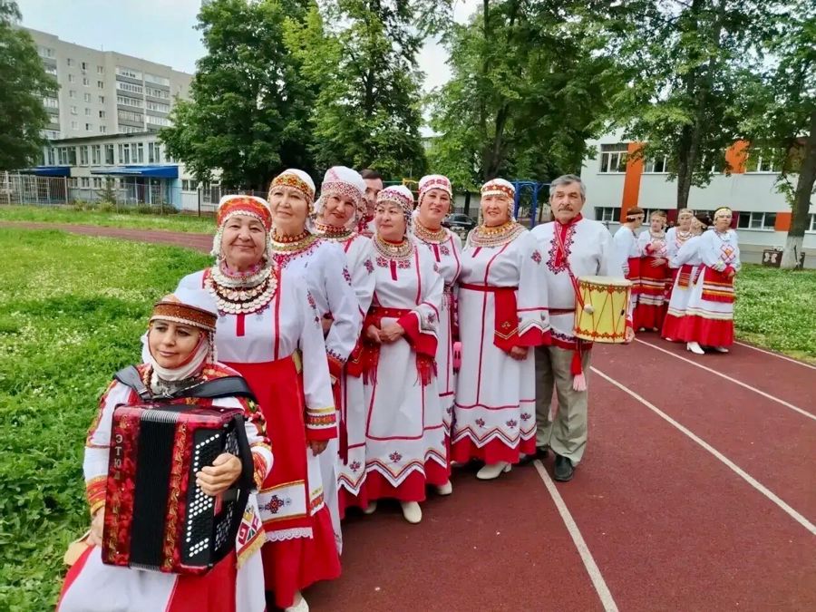 В Новочебоксарске отметили Акатуй – традиционный чувашский праздник, который собрал жителей на стадионе гимназии №6.