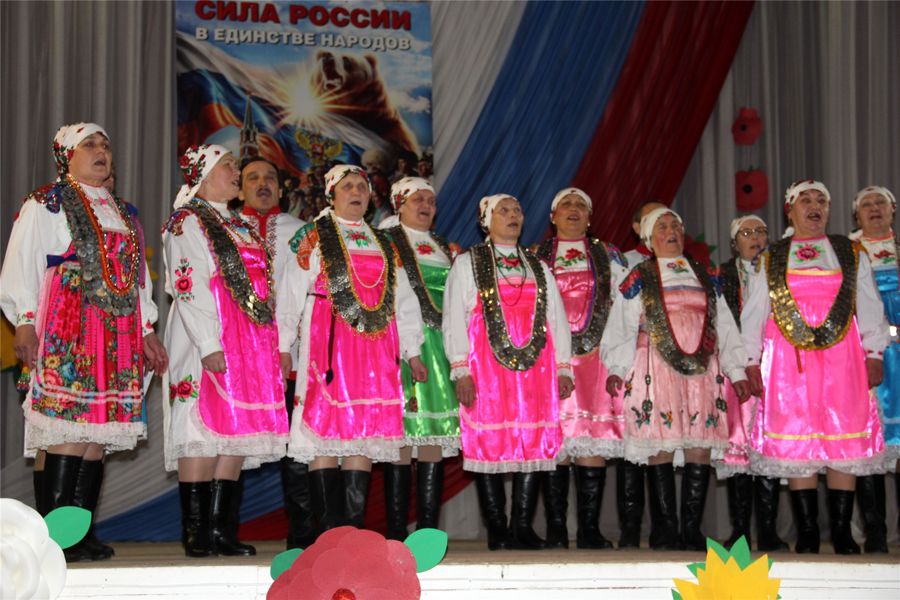Артисты Испуханкского поселения выступили на смотре-отчёте «Ҫуралнӑ ҫӗршывшӑн чӗремӗр юрлать!»