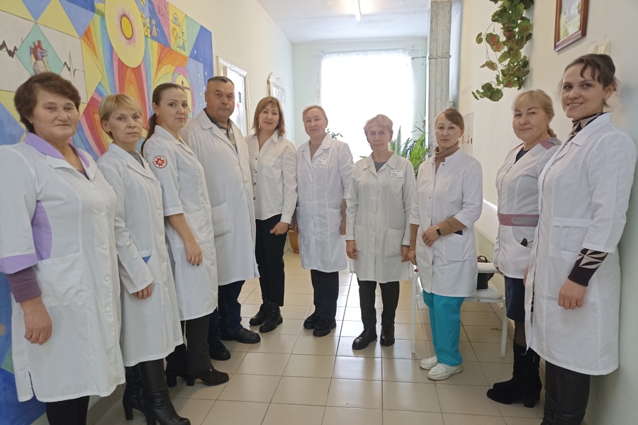 Мобильная бригада врачей Моргаушской больницы проконсультировала подопечных Юськасинского дома-интерната