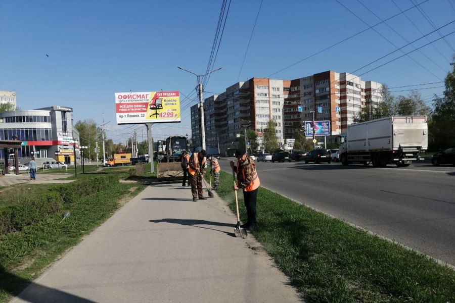 АО «Дорэкс» продолжает подготовку территории города к  майским праздникам