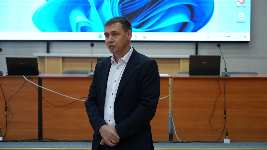 Павел Семенов подчеркнул важность подготовки участковых избирательных комиссий перед Единым днем голосования