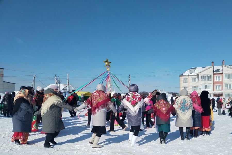 Смех, хороводы и народные промыслы: праздник проводы зимы  в Шемуршинском округе.