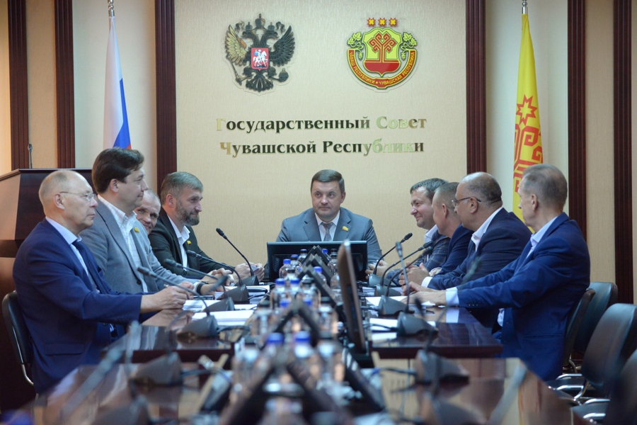 Уполномоченный по правам человека в Чувашской Республике Сергей Самостюк выступил на заседании Комитета по государственному строительству и местному самоуправлению