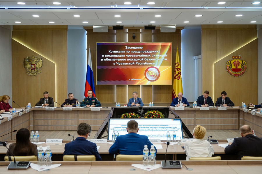 Олег Николаев поручил регламентировать безопасность при использовании сапбордов в Чувашии