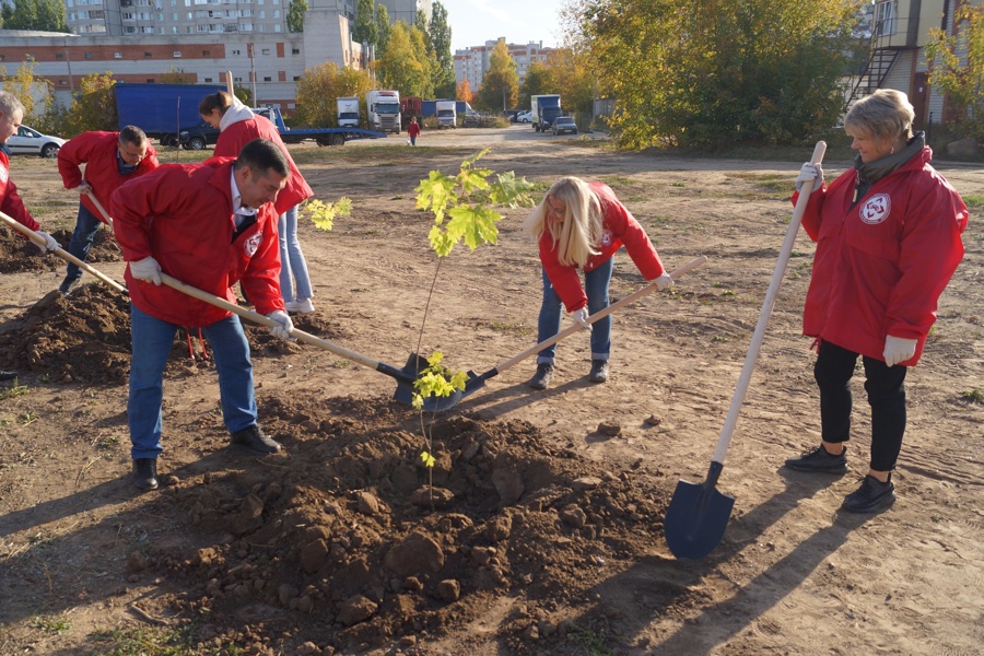 В Чебоксарах на улице Гражданская появилась «Чапаевская аллея»