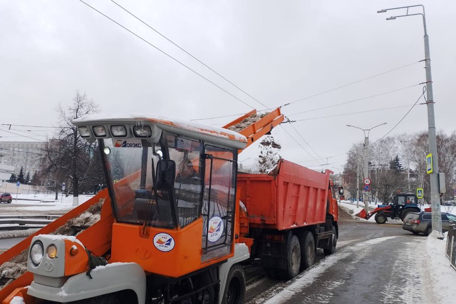 Cпециалисты АО «Дорэкс» работают на дорогах города Чебоксары в круглосуточном режиме