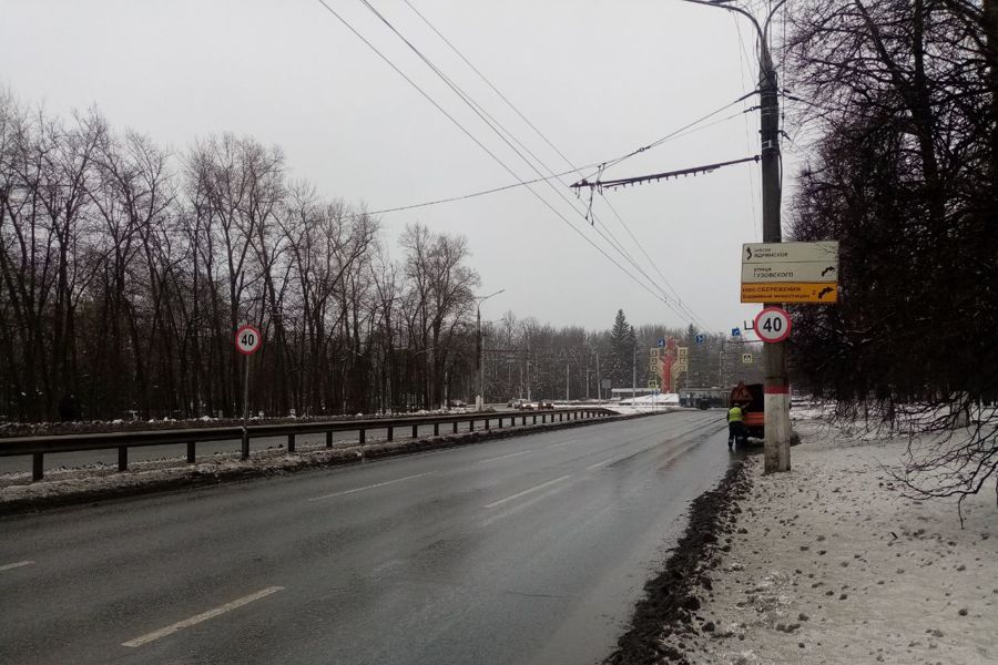 На подъезде к кольцевому перекрестку «Роща» введено ограничение скорости