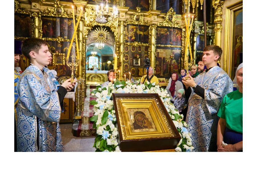 Министр культуры Чувашии Светлана Каликова приняла участие в проводах Казанской иконы Божией Матери