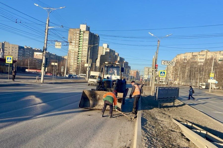 В Чебоксарах до 200 тонн смёта вывозится ежедневно